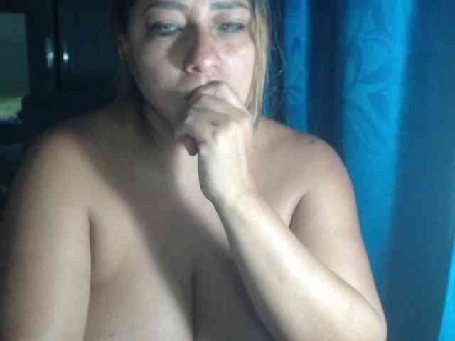 adrianamilf44 webcam