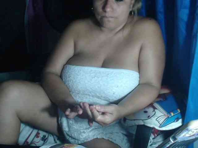 adrianamilf44 webcam