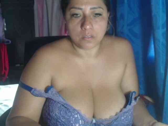 adrianamilf44 webcam