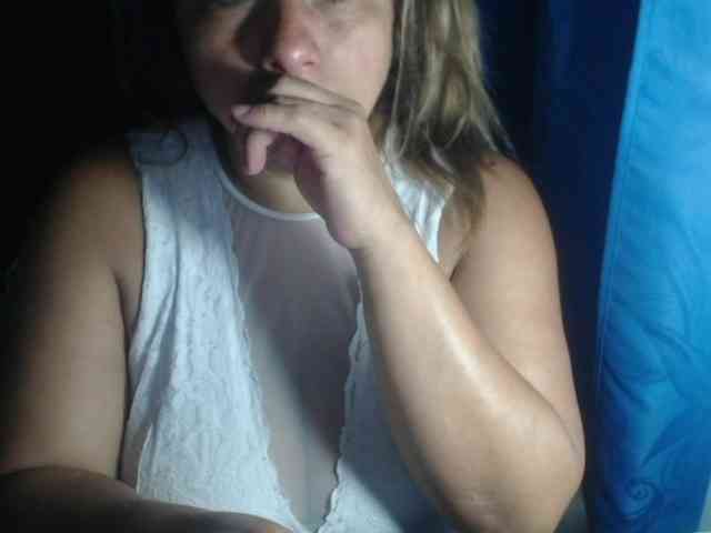 adrianamilf44 webcam