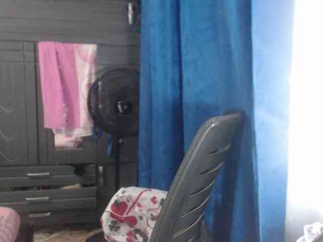 adrianamilf44 webcam