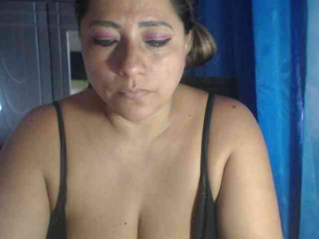 adrianamilf44 webcam