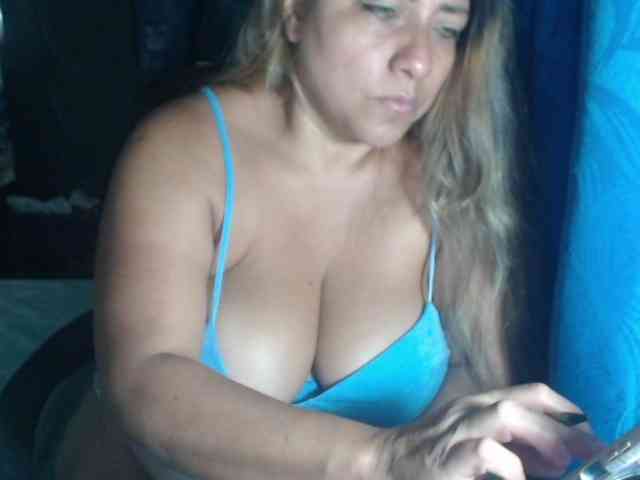 adrianamilf44 webcam