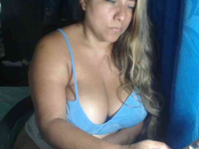 adrianamilf44 webcam