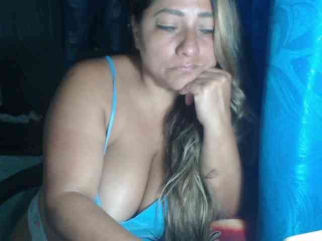 adrianamilf44 webcam