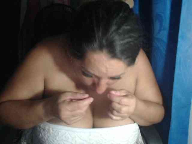 adrianamilf44 webcam