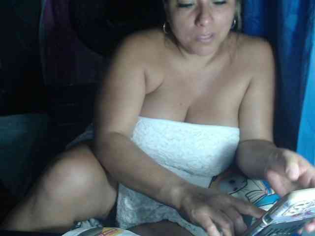 adrianamilf44 webcam