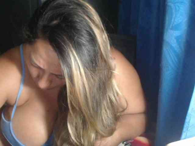 adrianamilf44 Live Webcam on BongaCams