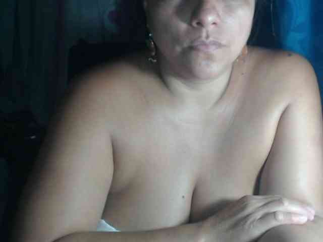 adrianamilf44 webcam