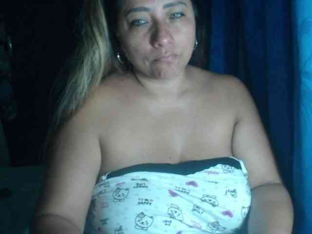 adrianamilf44 webcam