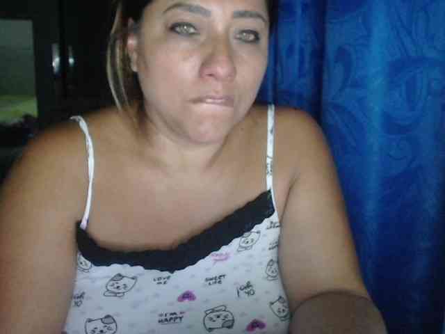 adrianamilf44 webcam