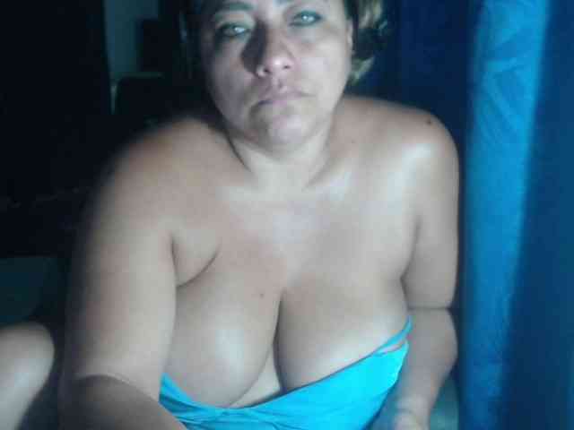 adrianamilf44 webcam