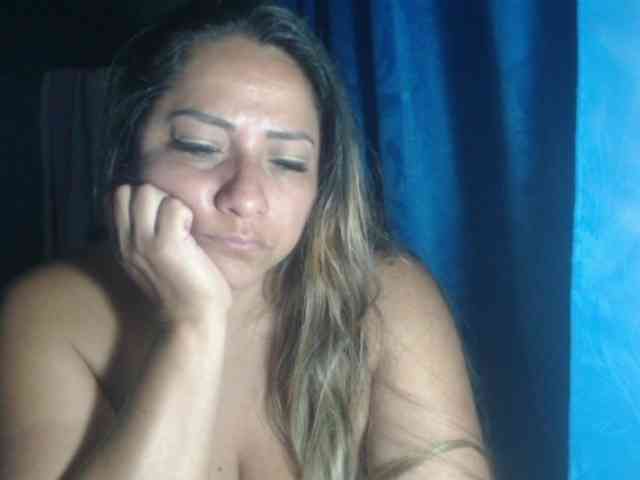 adrianamilf44 webcam