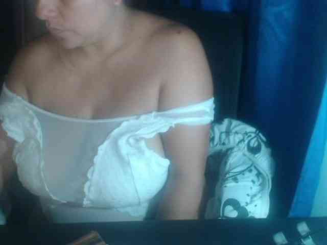 adrianamilf44 webcam