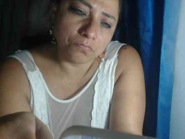 adrianamilf44 webcam