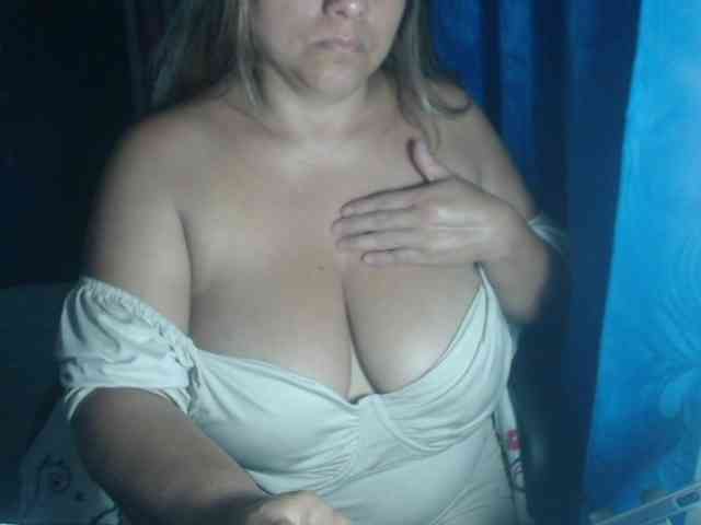 adrianamilf44 webcam