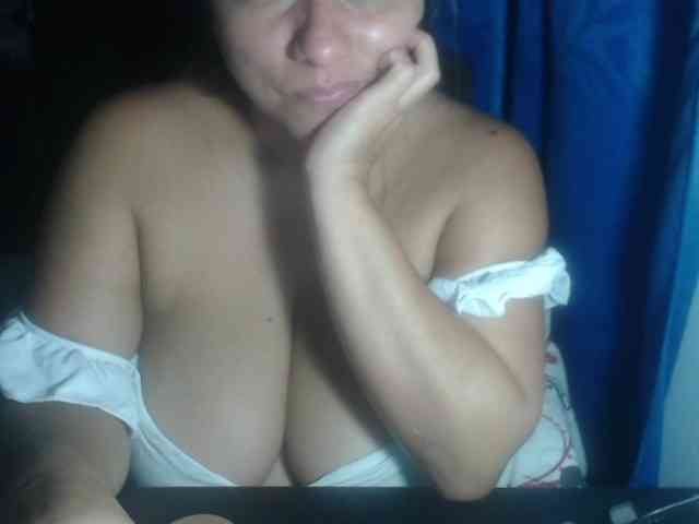 adrianamilf44 webcam