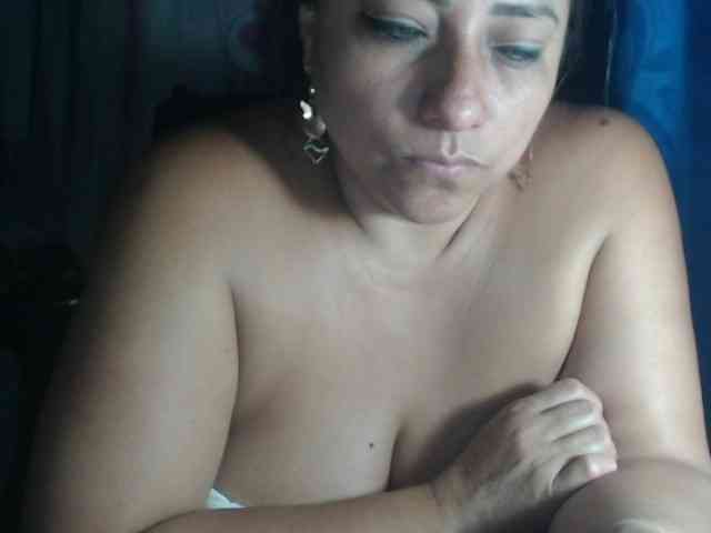 adrianamilf44 webcam