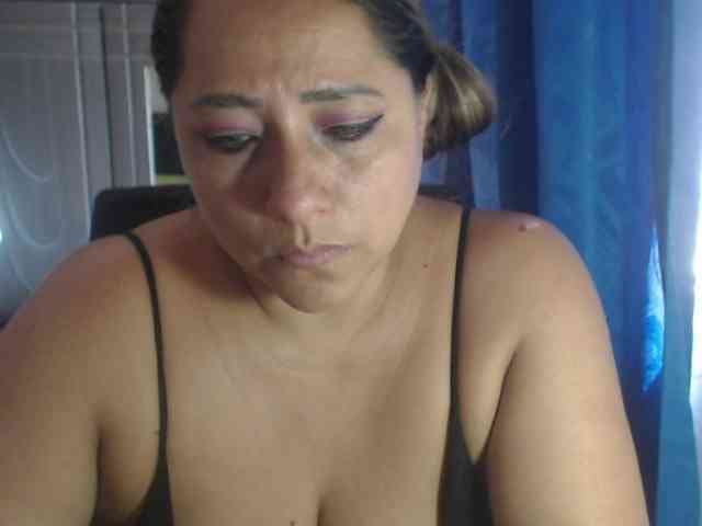 adrianamilf44 webcam