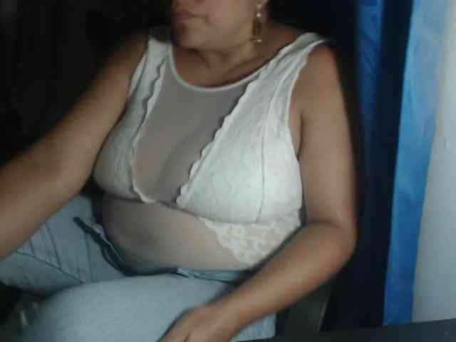 adrianamilf44 webcam