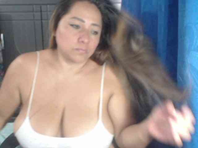 adrianamilf44 webcam