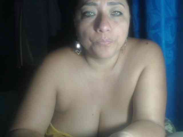 adrianamilf44 webcam