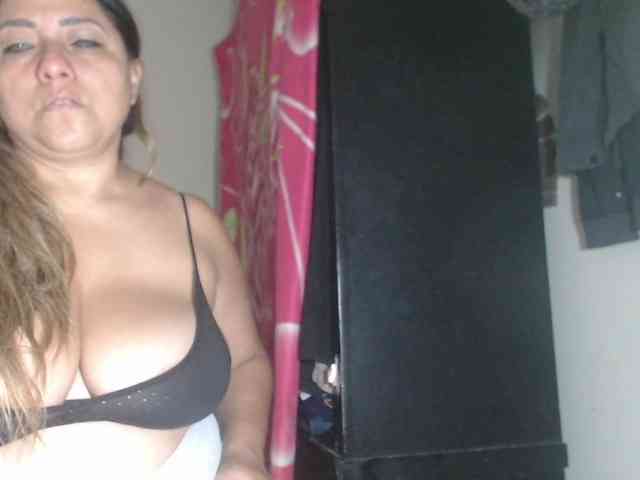 adrianamilf44 webcam