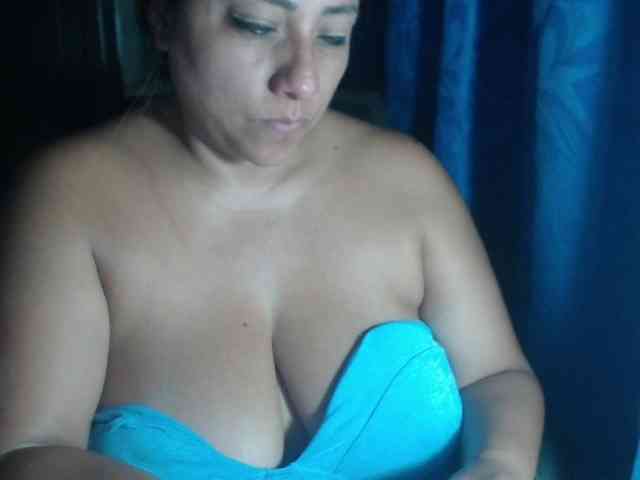 adrianamilf44 webcam