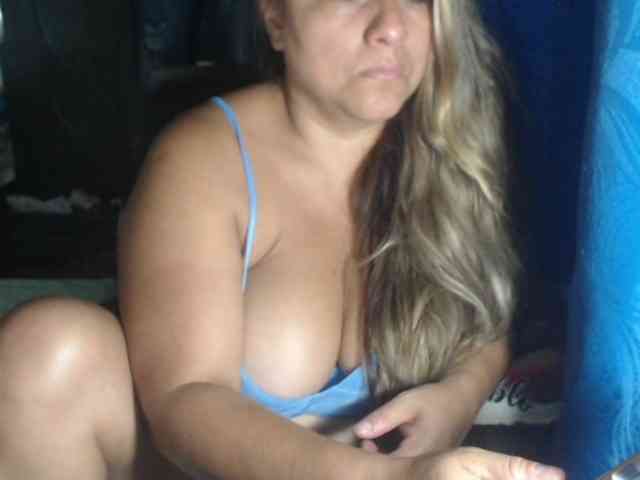 adrianamilf44 webcam