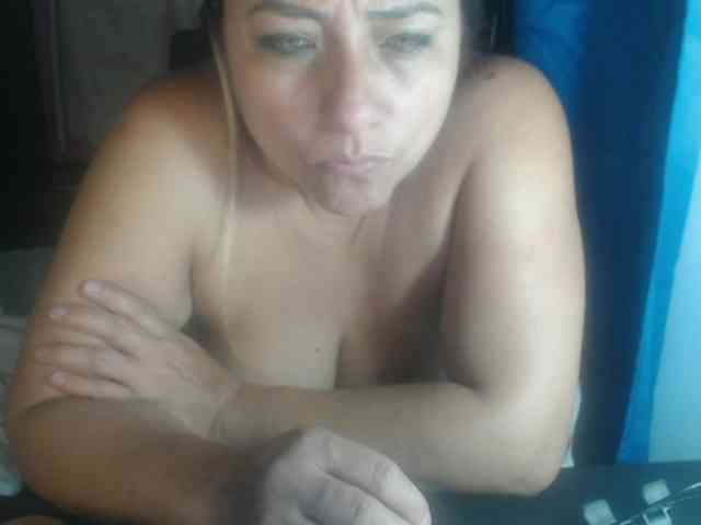 adrianamilf44 webcam