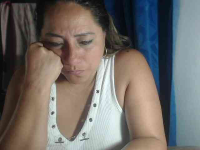 adrianamilf44 webcam