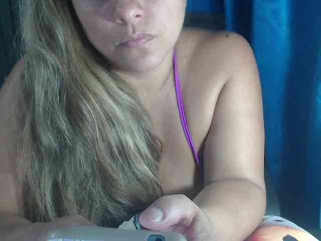 adrianamilf44 webcam