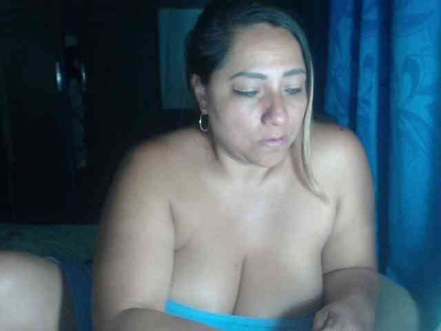 adrianamilf44 adrianamilf44