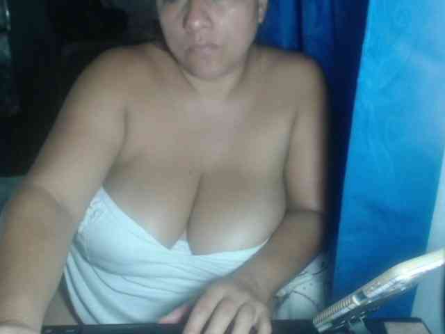 adrianamilf44 webcam