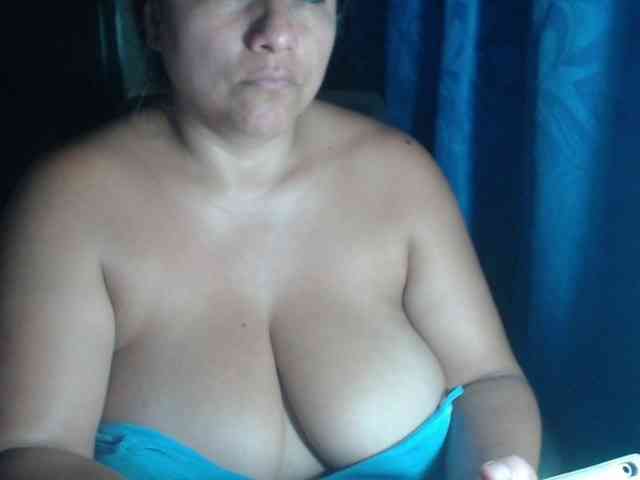 adrianamilf44 webcam