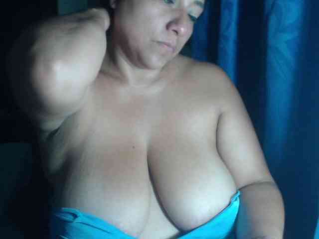 adrianamilf44 webcam