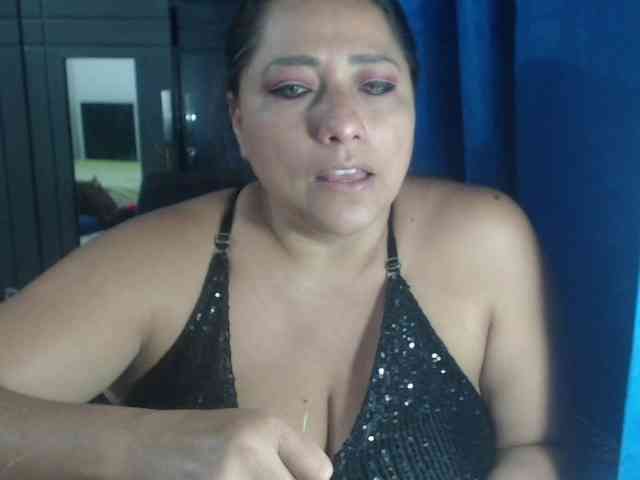 adrianamilf44 webcam