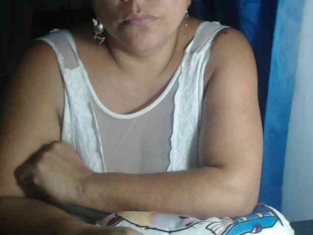 adrianamilf44 webcam
