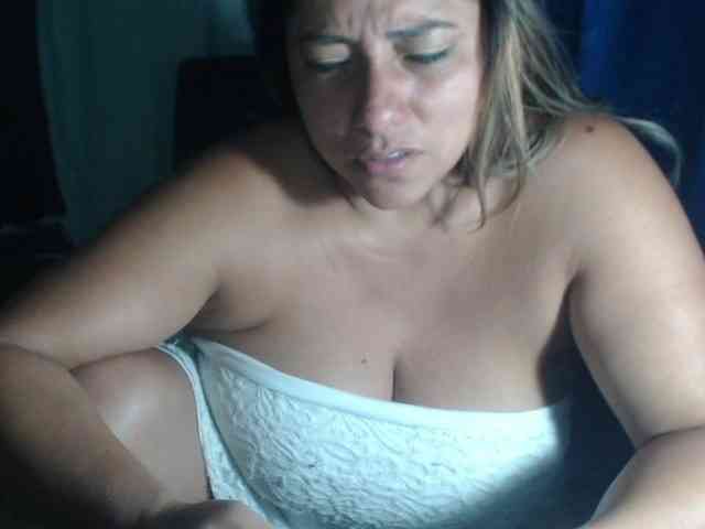 adrianamilf44 webcam