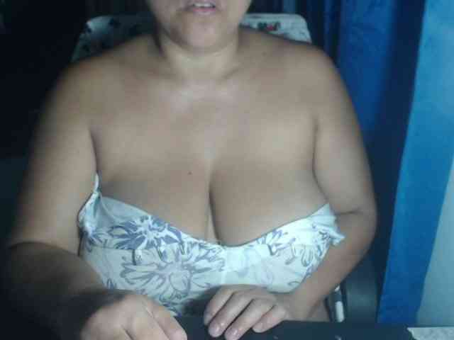 adrianamilf44 webcam