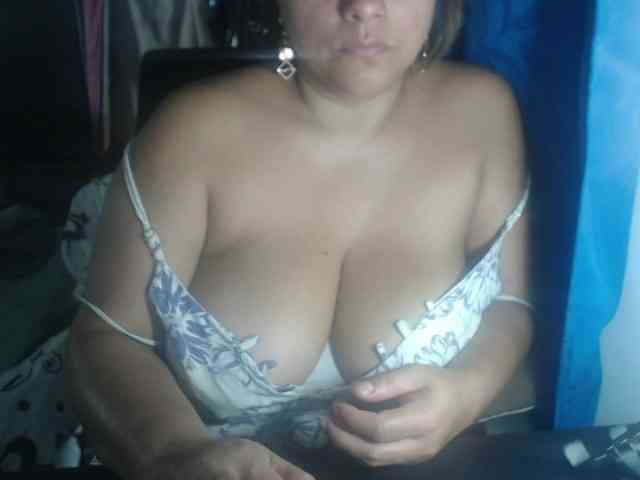 adrianamilf44 webcam