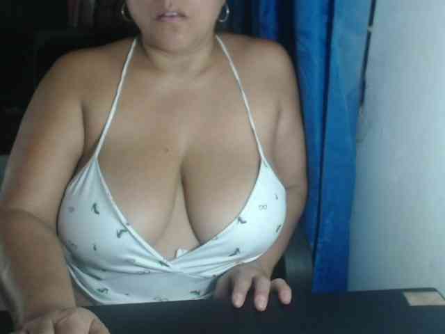 adrianamilf44 webcam
