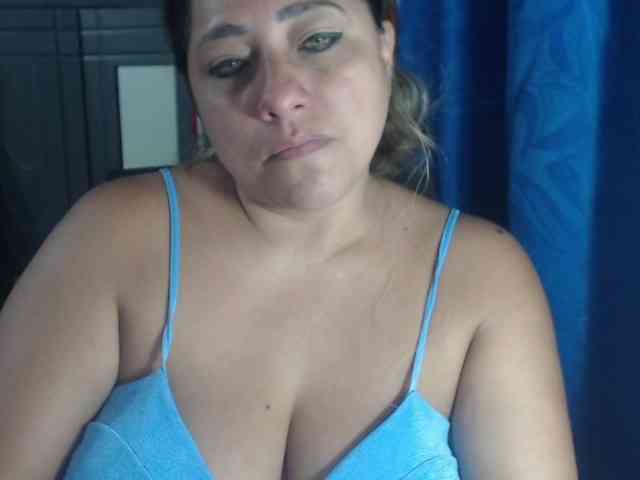 adrianamilf44 webcam