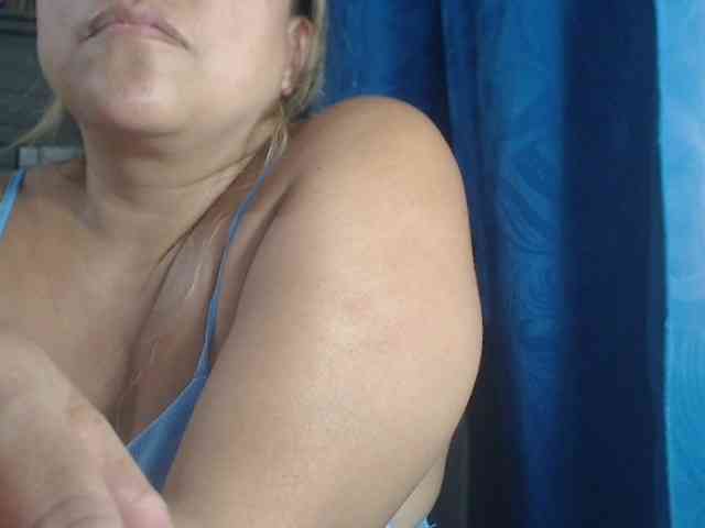 adrianamilf44 webcam