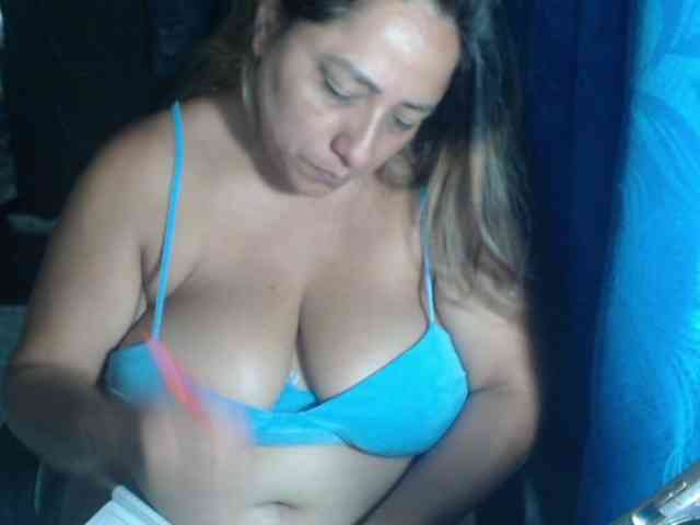 adrianamilf44 webcam