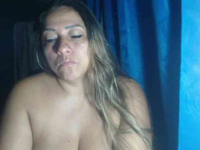 adrianamilf44 webcam