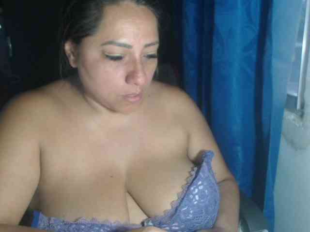 adrianamilf44 webcam