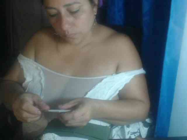 adrianamilf44 webcam