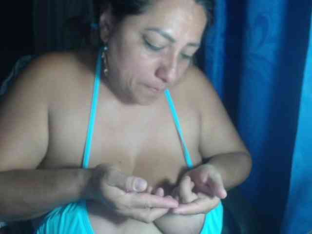 adrianamilf44 Live Webcam on BongaCams