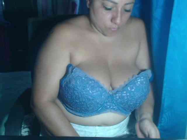 adrianamilf44 webcam